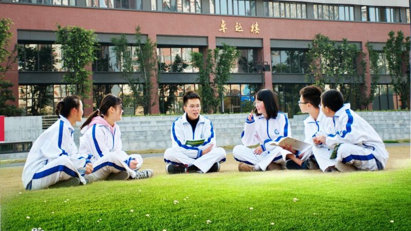汽车电子PCB板材质要求：选择与性能共舞的关键